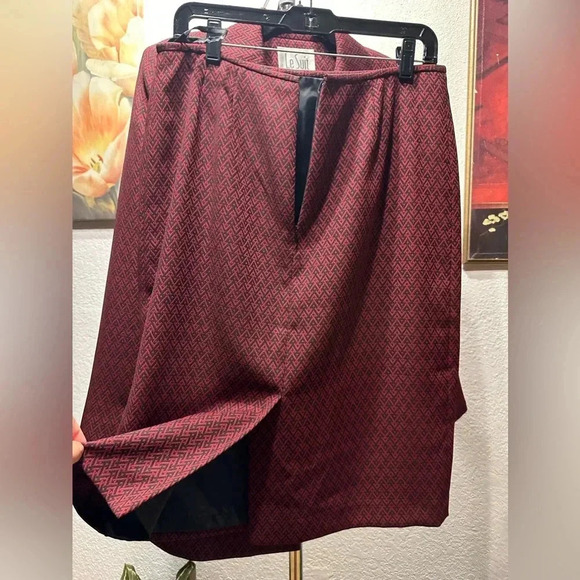 Le Suit red/black falling leaves skirt sets (2pcs) size 12 - Picture 7 of 10